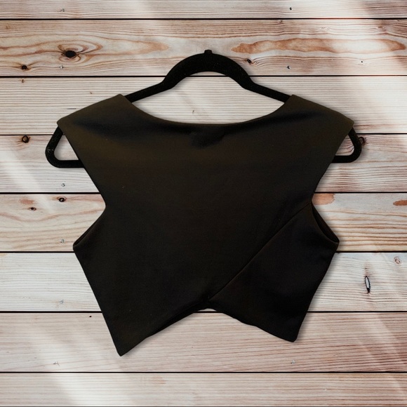 CHELSEA | Crop Top - Picture 2 of 2